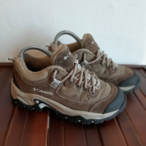 columbia hiking shoes womens